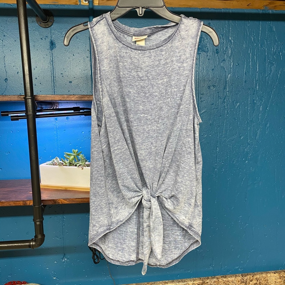 Mossimo Cute casual blue worn crop top tie